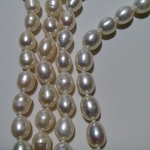 Pearl Necklace - Picture 6 of 6